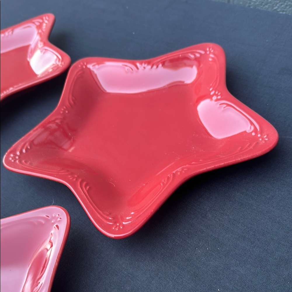 Red Star-Shaped Decorative Plate SET OF 4